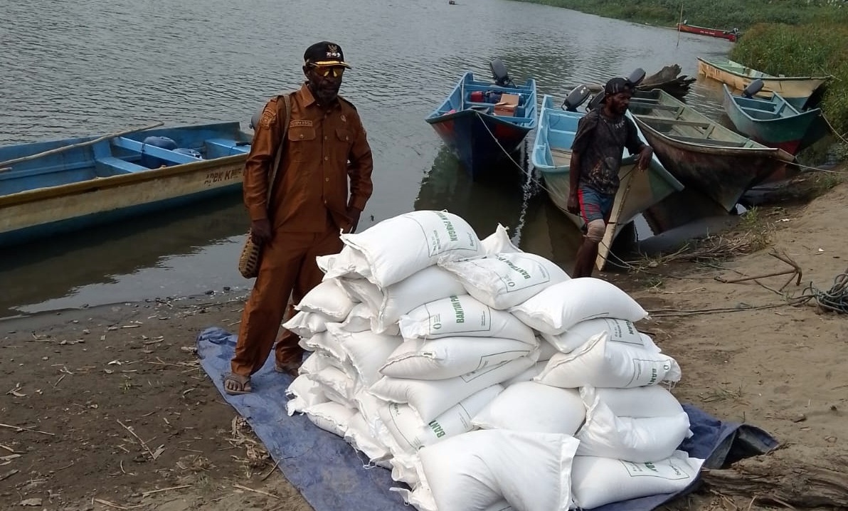 Kemarau Picu Gagal Panen di Dogiyai, 2 Ton Beras Disalurkan ke Warga Sukikai Selatan