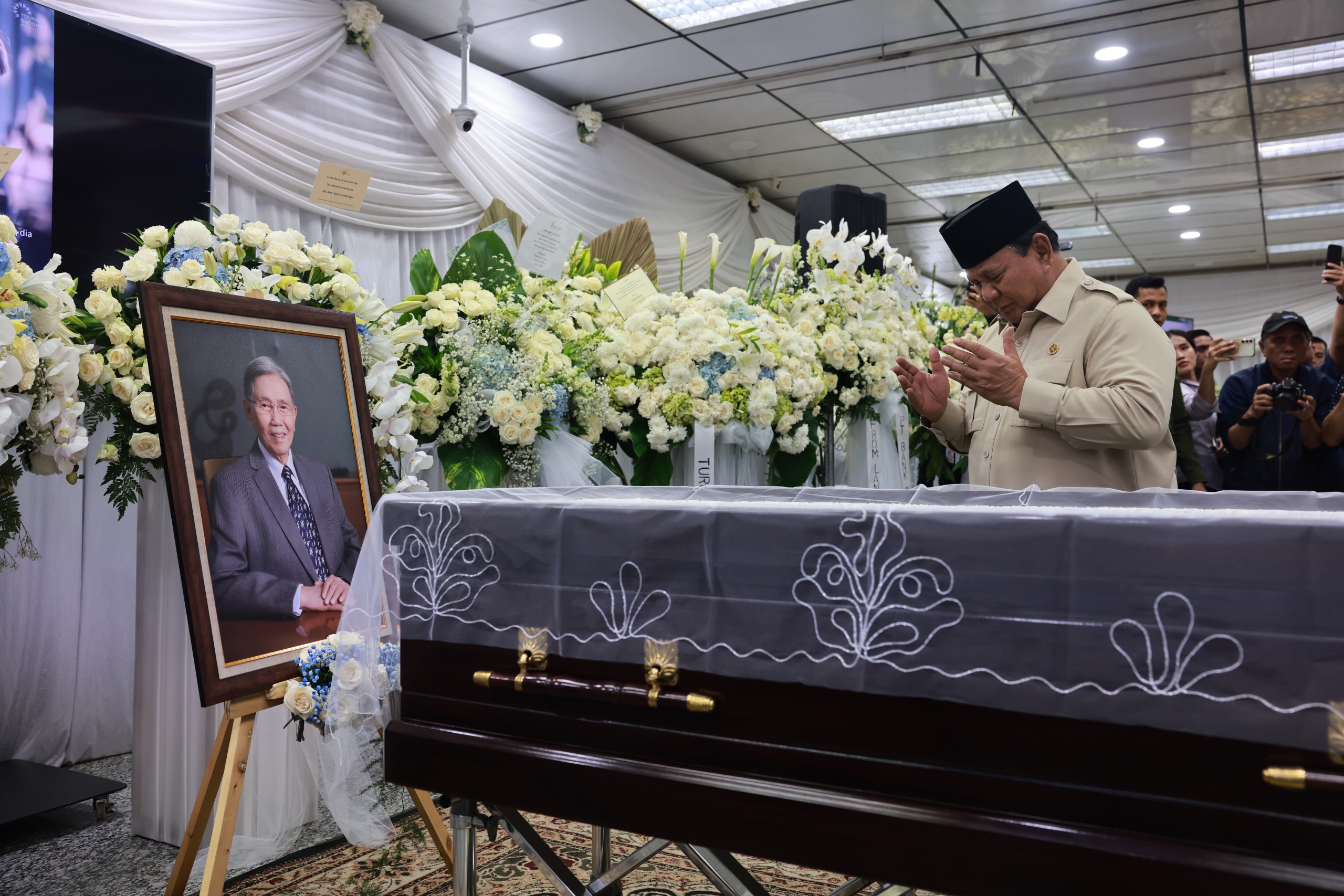 Prabowo Bungkam Saat Kenang Kwik Kian Gie: Beliau Pejuang Ekonomi Pancasila!