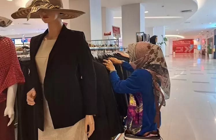 Daya Beli Turun, Belanja Online Naik! Robeli Jadi Harapan Baru Pengusaha