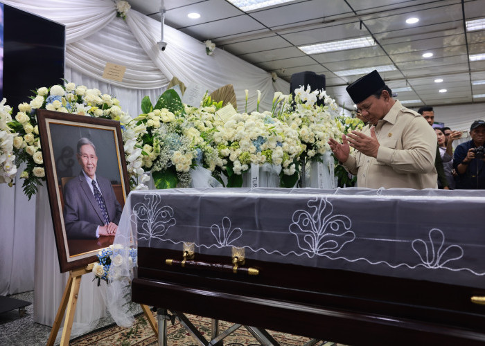 Prabowo Bungkam Saat Kenang Kwik Kian Gie: Beliau Pejuang Ekonomi Pancasila!